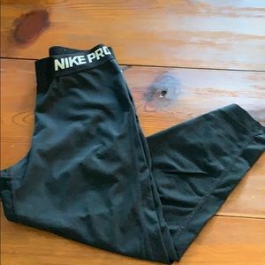 Nike pro cropped leggings